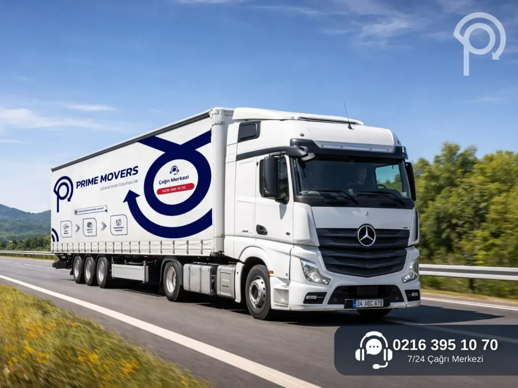 Uluslararası parsiyel taşıma hizmetinde karayolunda ilerleyen lojistik tır ve parsiyel yük taşımacılığı